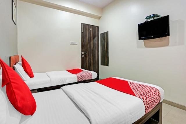 Hotel Amfahh - Andheri West Railway Station Mumbai Exterior foto