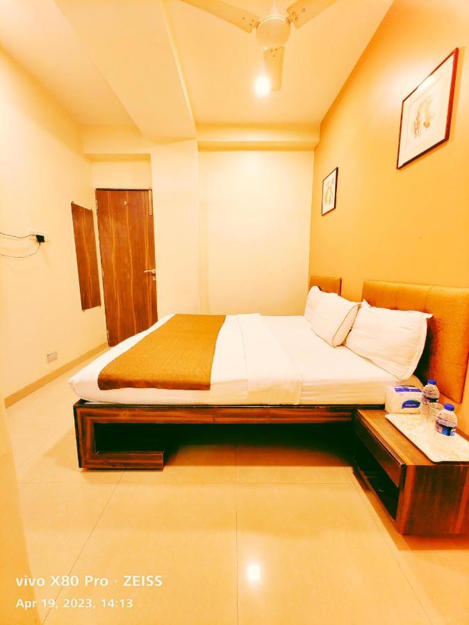 Hotel Amfahh - Andheri West Railway Station Mumbai Exterior foto