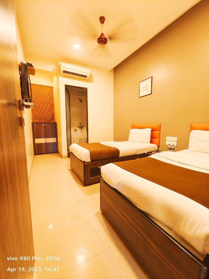 Hotel Amfahh - Andheri West Railway Station Mumbai Exterior foto