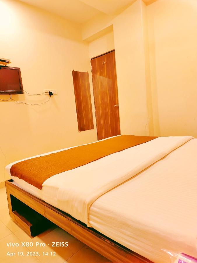 Hotel Amfahh - Andheri West Railway Station Mumbai Exterior foto